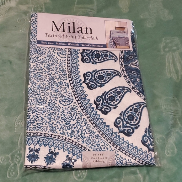 NWOT Milan Textured Print Tablecloth - Picture 1 of 4